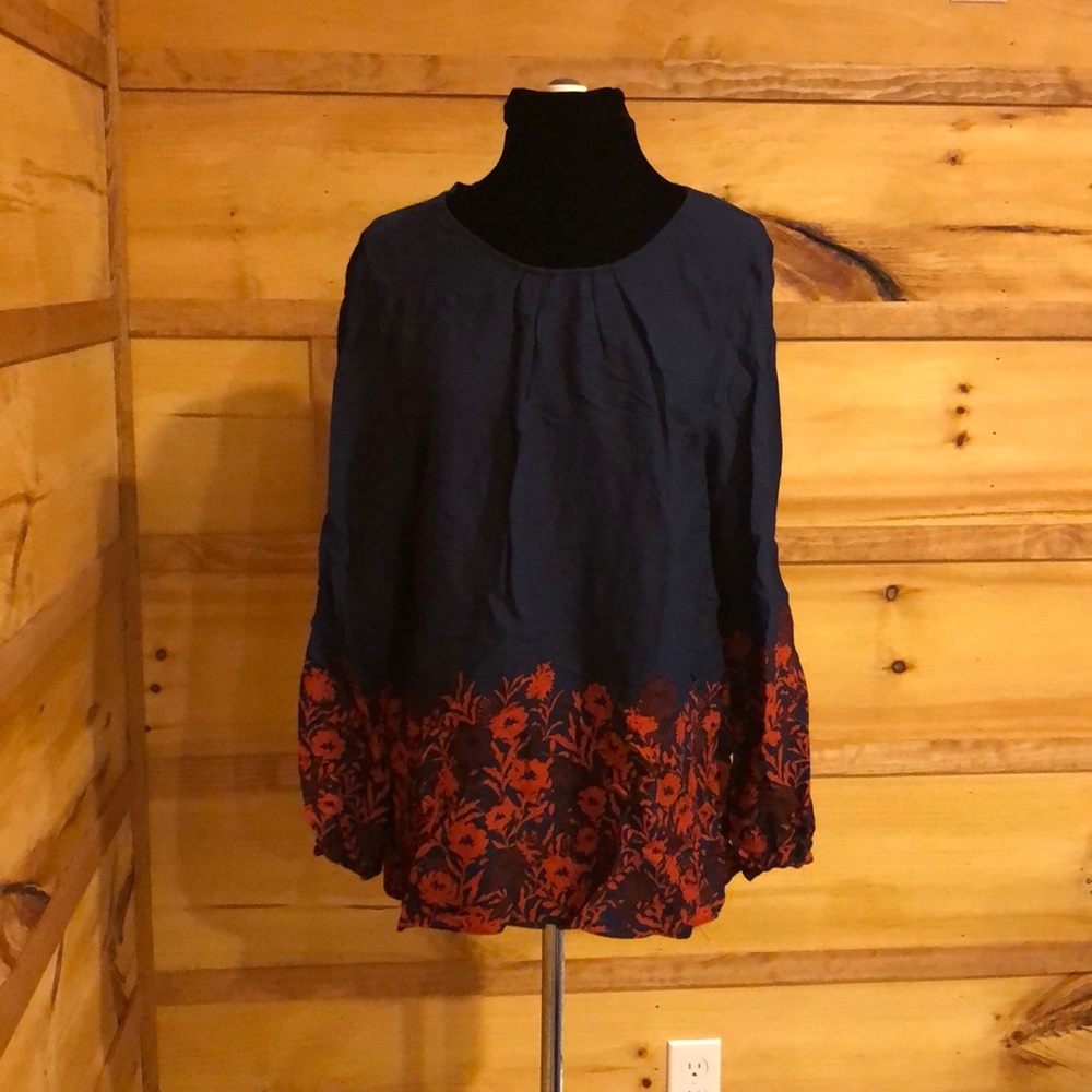 Long sleeve blouse with tie neck closure